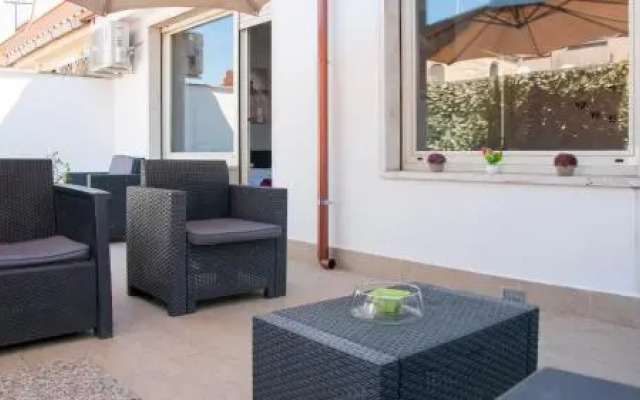 Rome Apartment - Queen