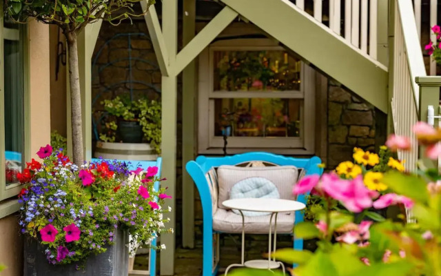 Step House Hotel