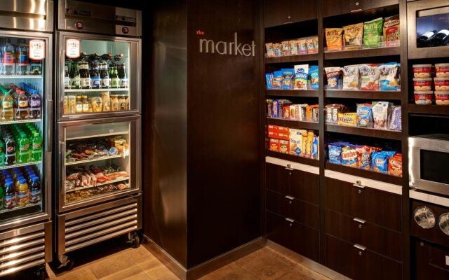 Courtyard Louisville East