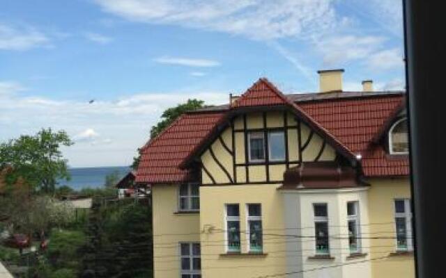 Amber House