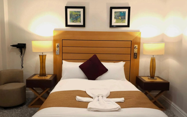 Crown Hotel Stone