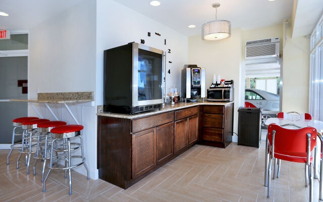 Chateau Mar Beach Resort