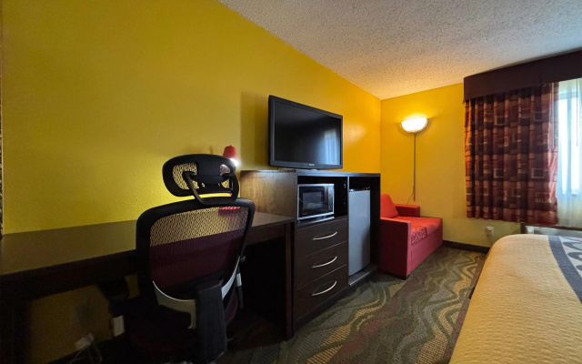 Super 8 by Wyndham Jacksonville