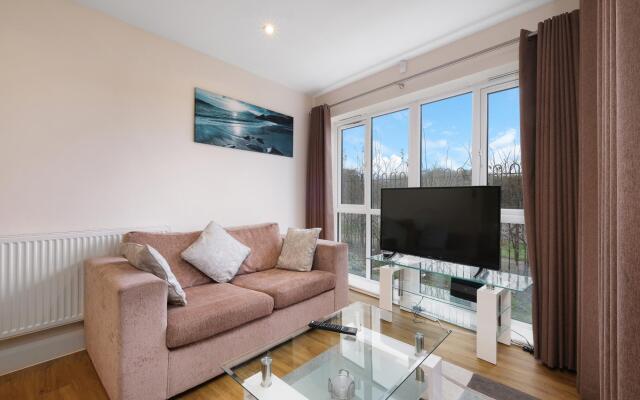London Heathrow Living Serviced Apartments - Apt 3