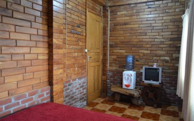 Villa Rumah Kayu (Java Joglo)