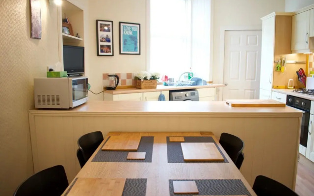 Stylish 1 Bedroom Edinburgh Home