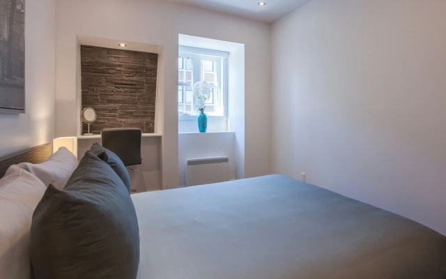 LMVR - LuxApt 3 - 7 bedrooms 2 bathrooms