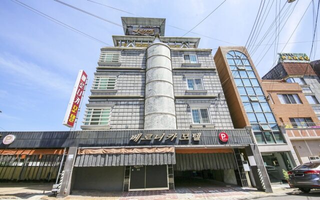 Pearl Veronica Self Check-in Motel