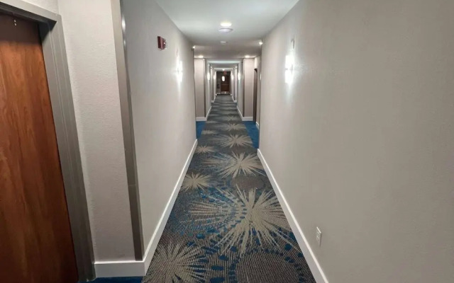 Holiday Inn Express Tulsa (Central)