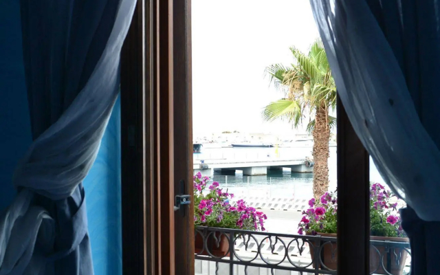 Petit Hotel