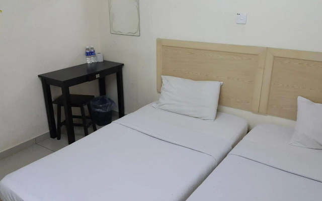 OYO 301 River Inn Hotel