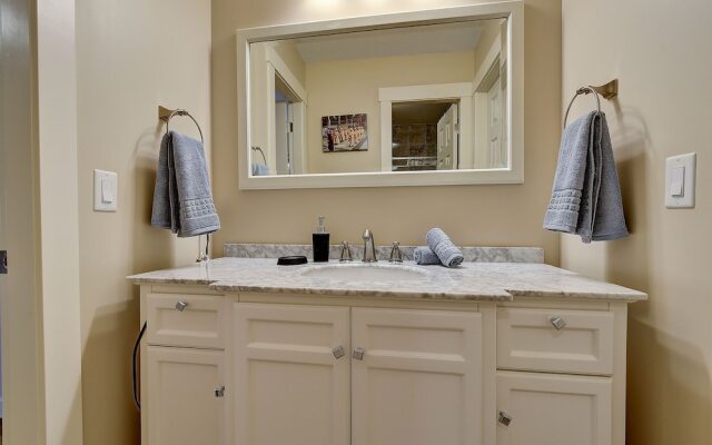 Beautiful Rodee Homestay -west Kelowna