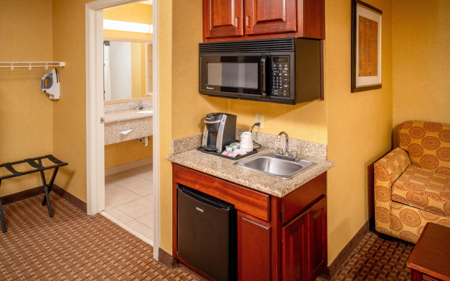 Holiday Inn Express Hotel & Suites Hazard by IHG