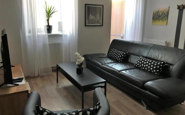 Devich Apartments 1614