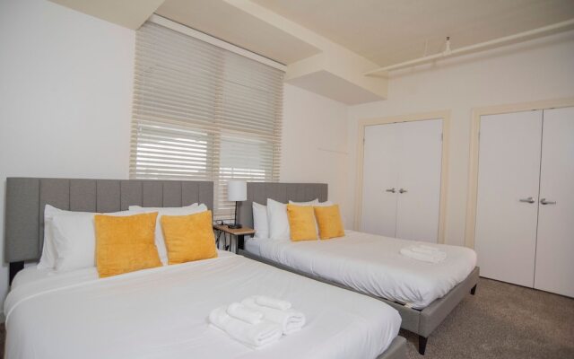 3BR CozySuites at The Block