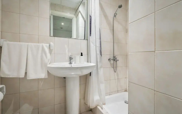 Luxury 2BR Apartment + Maid's Room | Close to Nakheel Mall