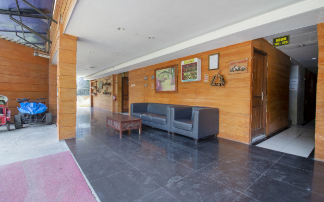 OYO 3283 Bwalk Hotel