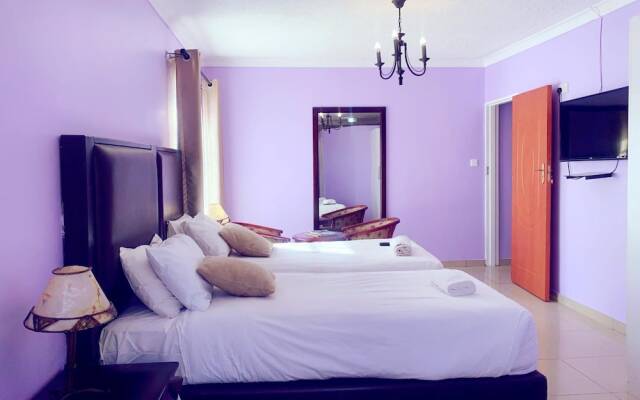 Riverstone Guest Lodge