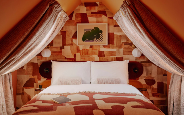 Ember Locke Kensington