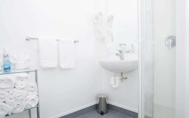 The Setup on Dixon - Hostel
