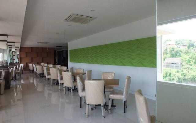 Studio Inn & Suites