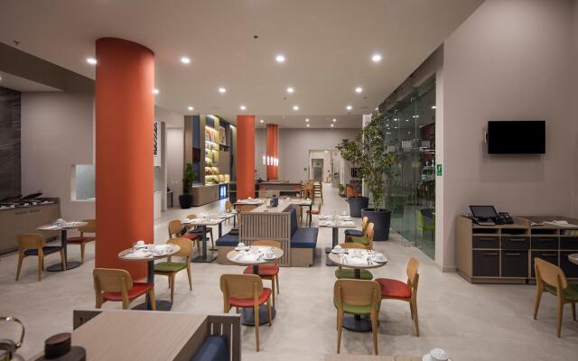 Holiday Inn & Suites Aguascalientes, an IHG Hotel