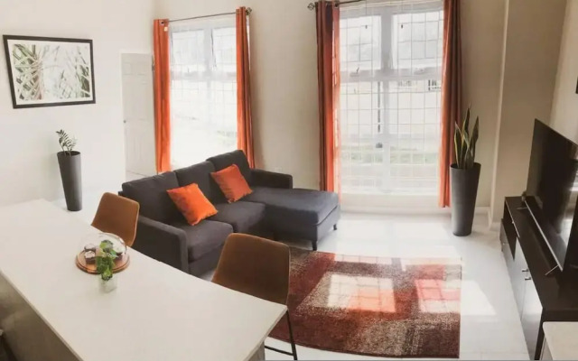 Suite Tangerine Classy Conveniently Located