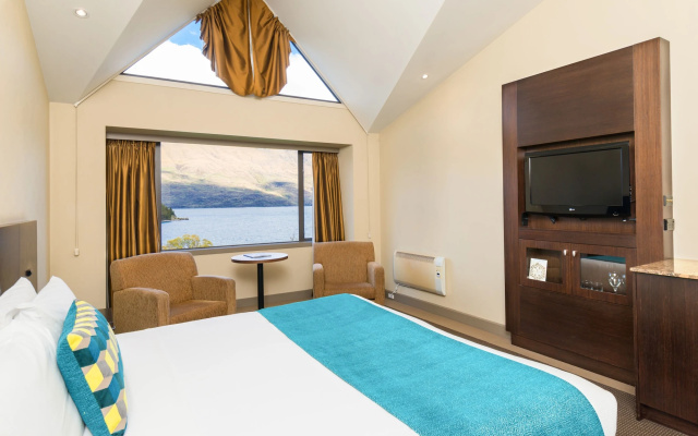 Copthorne Hotel and Resort Queenstown Lakefront – Guest Rooms – Queenstown