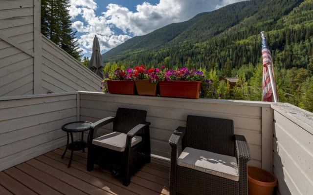 Charming Mountain Loft With Terrace