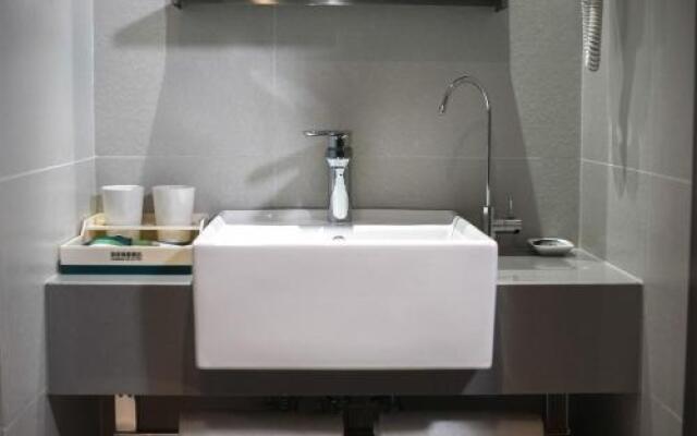 Motel 168 Nan Jing Zhongyang Road Inn