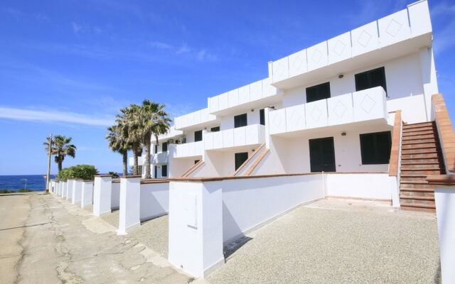 Trilocale Isola di Pazze PT fronte mare