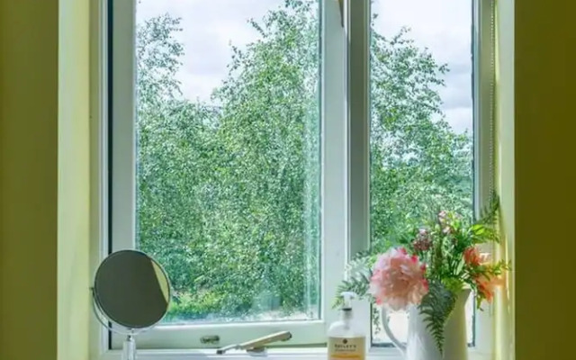 Sunshine Annex-double Bed,ensuite, Lounge, Kitchen