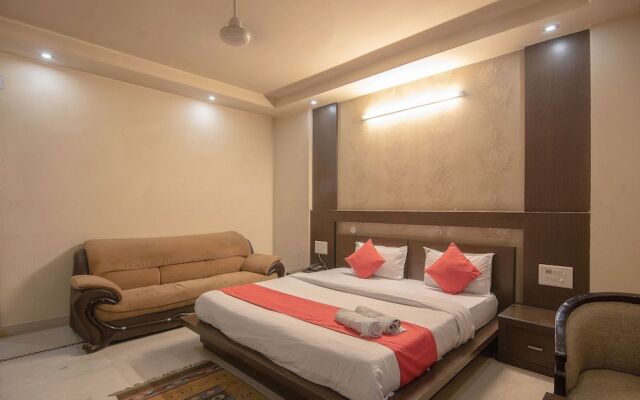 Hotel Aashish