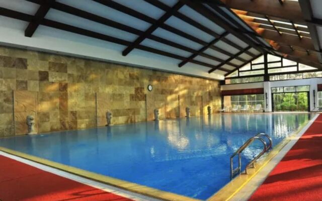 Puer Mei Zi Lake Hotel & Resorts