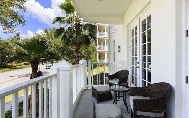 Condo Contemporary 3 Bedroom Reunion
