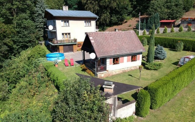 Poolincluded Chalet Jizera