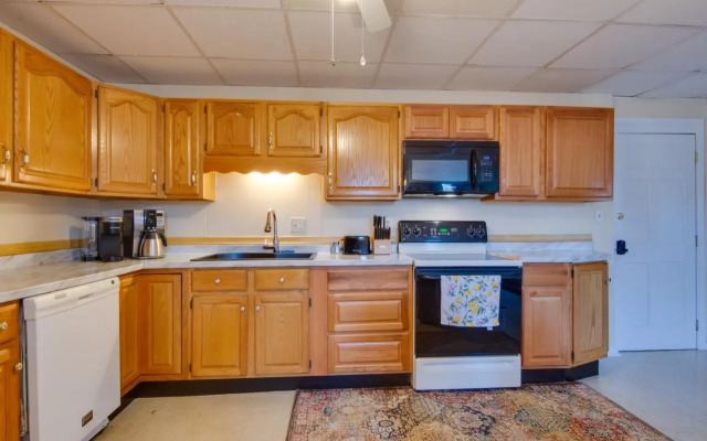 Downtown Mayville Condo: Walk to Chautauqua Lake!