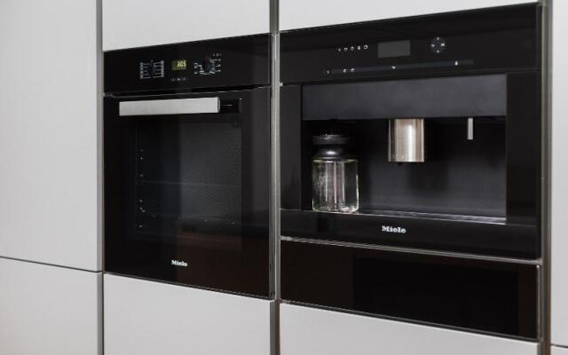 InPoint Luxury City Center Pool & Gym Apartments