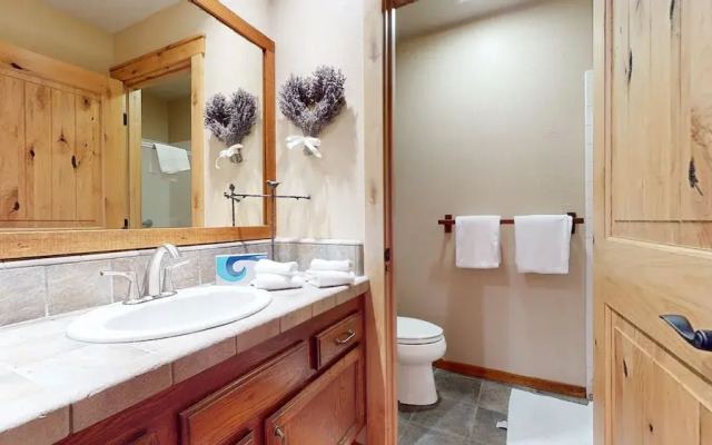 Snowcreek I #47 4 Bedroom Condo