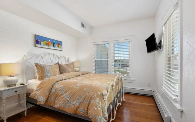 Saugatuck Harbor House