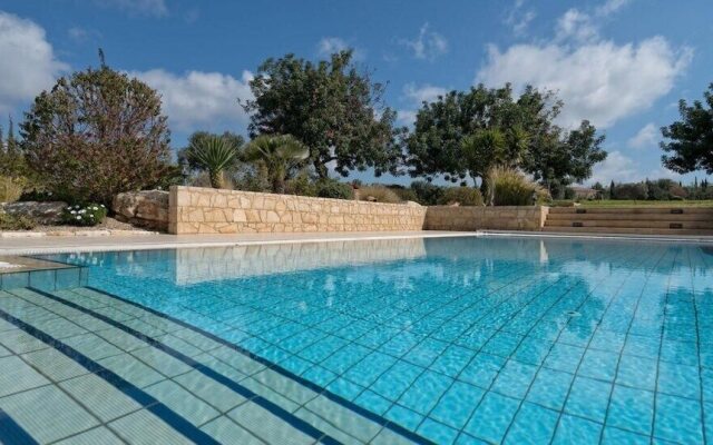 3 bedroom Villa Anassa 31 with private pool and golf course views, near resort village square on Aphrodite Hills Resort