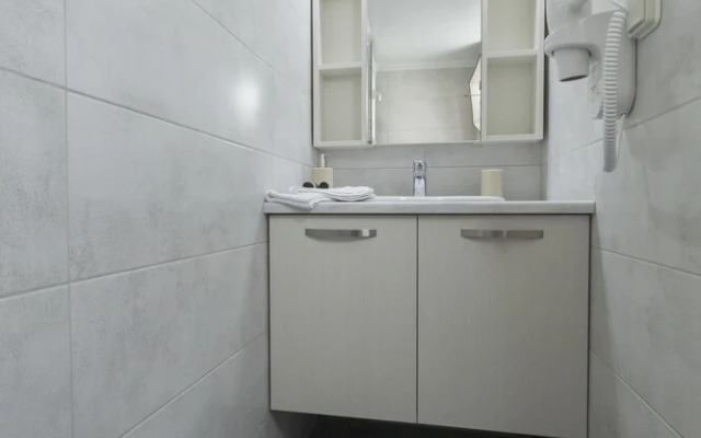 Stylish and Modern Apartment in the Heart of Athens