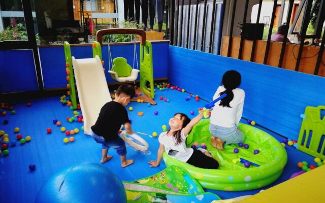 Huamei Club Lijiang
