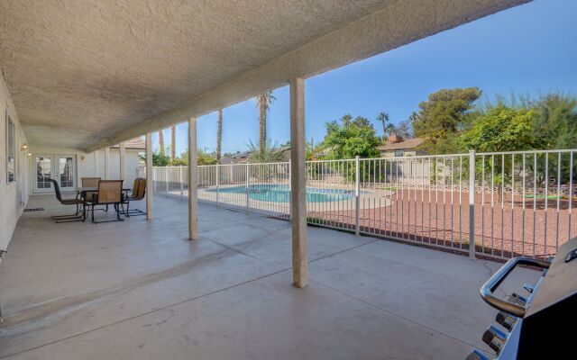 Luxurious 4BR House with Large Pool Near Strip