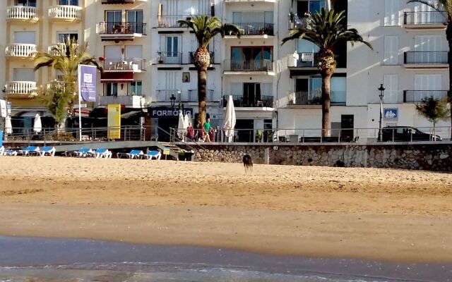 Beach and Garden Sitges