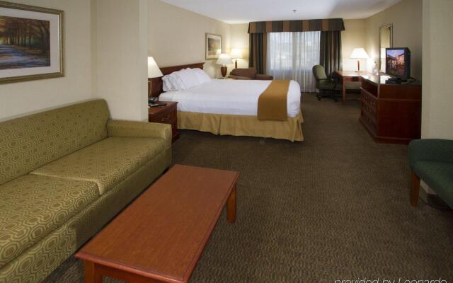 Best Western Valencia/Six Flags Inn & Suites