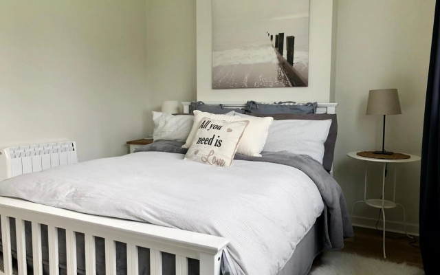 Charming, Modern Masonette in Heart of Fermoy River Town