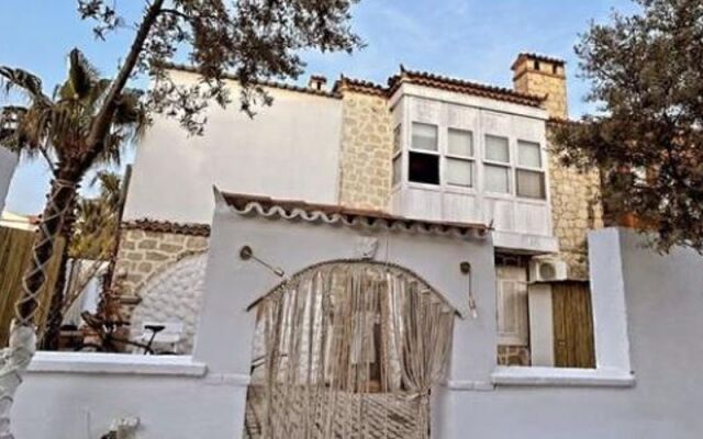 Hacimemis Alacati Koyici
