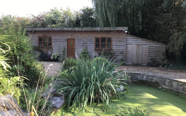 Cosy South Gloucestershire Cabin Retreat