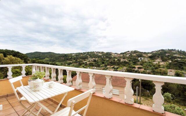 Apartment with One Bedroom in Vidreres, with Wonderful Mountain View, Enclosed Garden And Wifi - 8 Km From the Beach